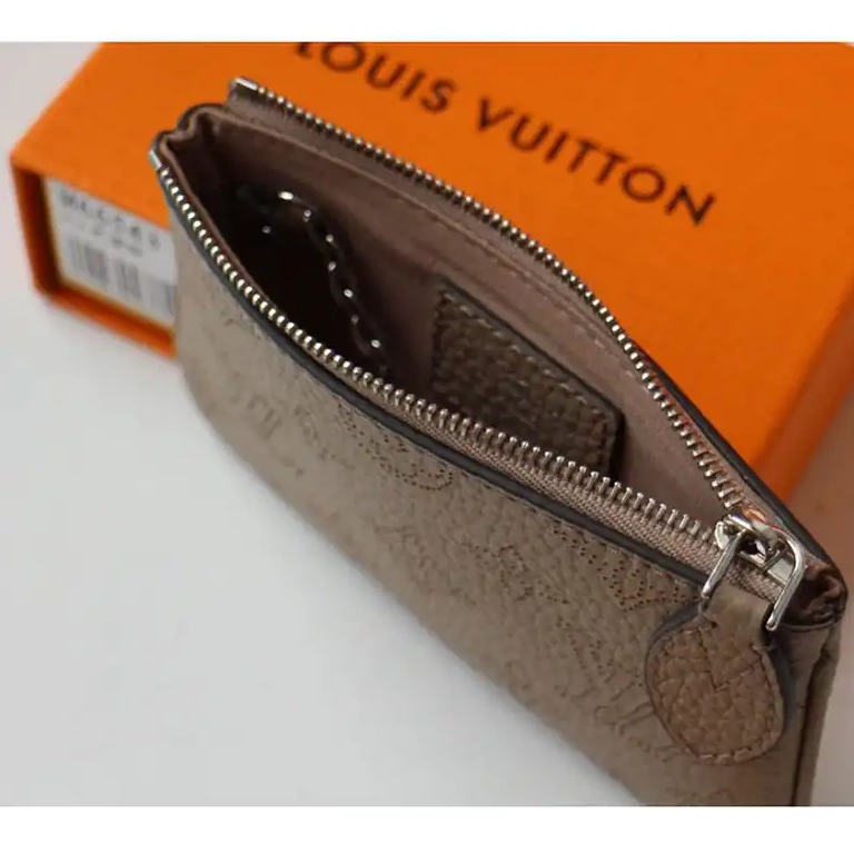 LV Bags 208B570109 0722
